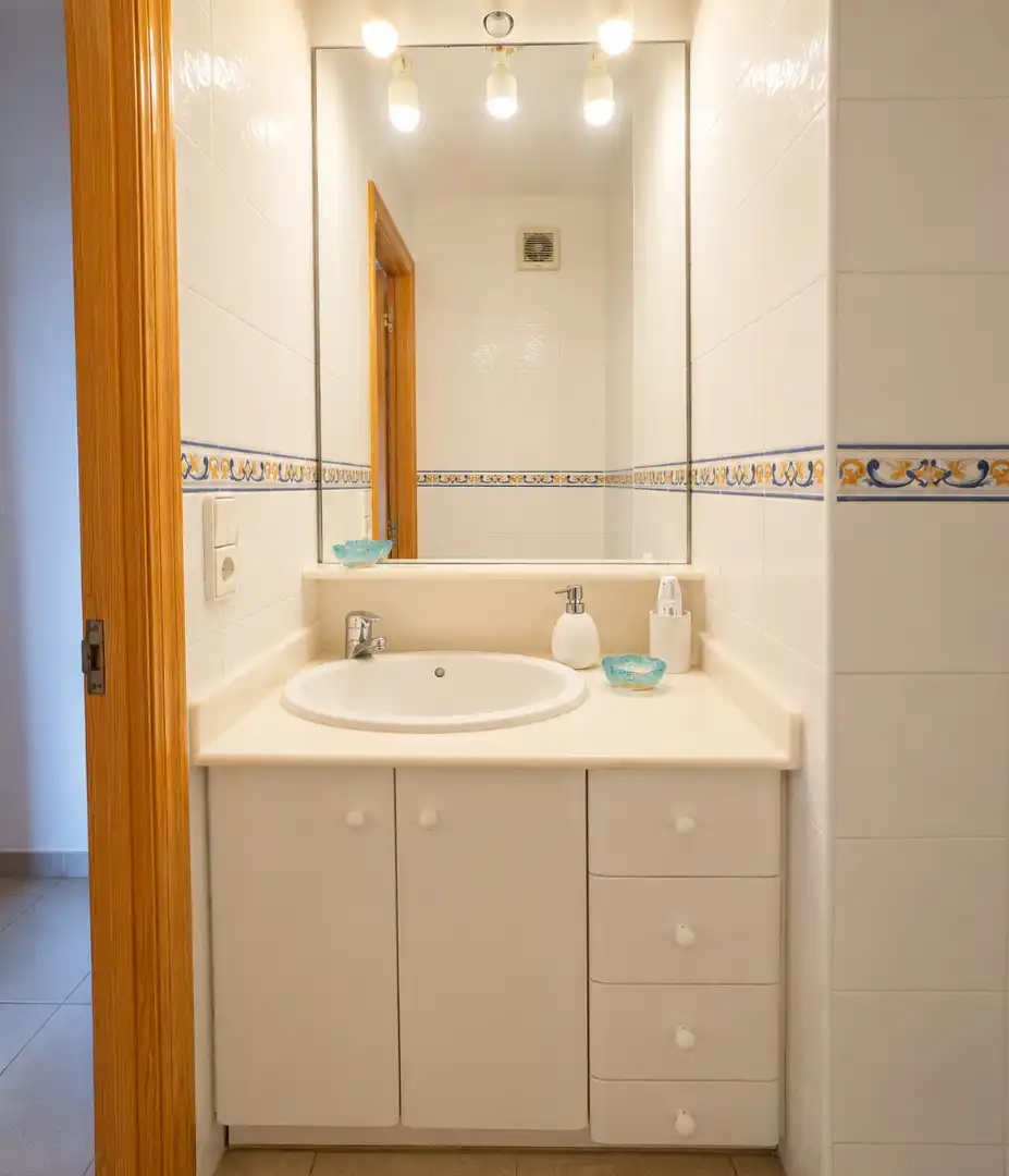 Baño de Piso en venta en Salou con Aire acondicionado, Terraza y Amueblado