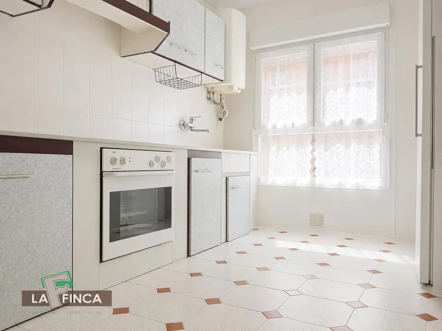 Flat for sale in BALBIN, Ceares