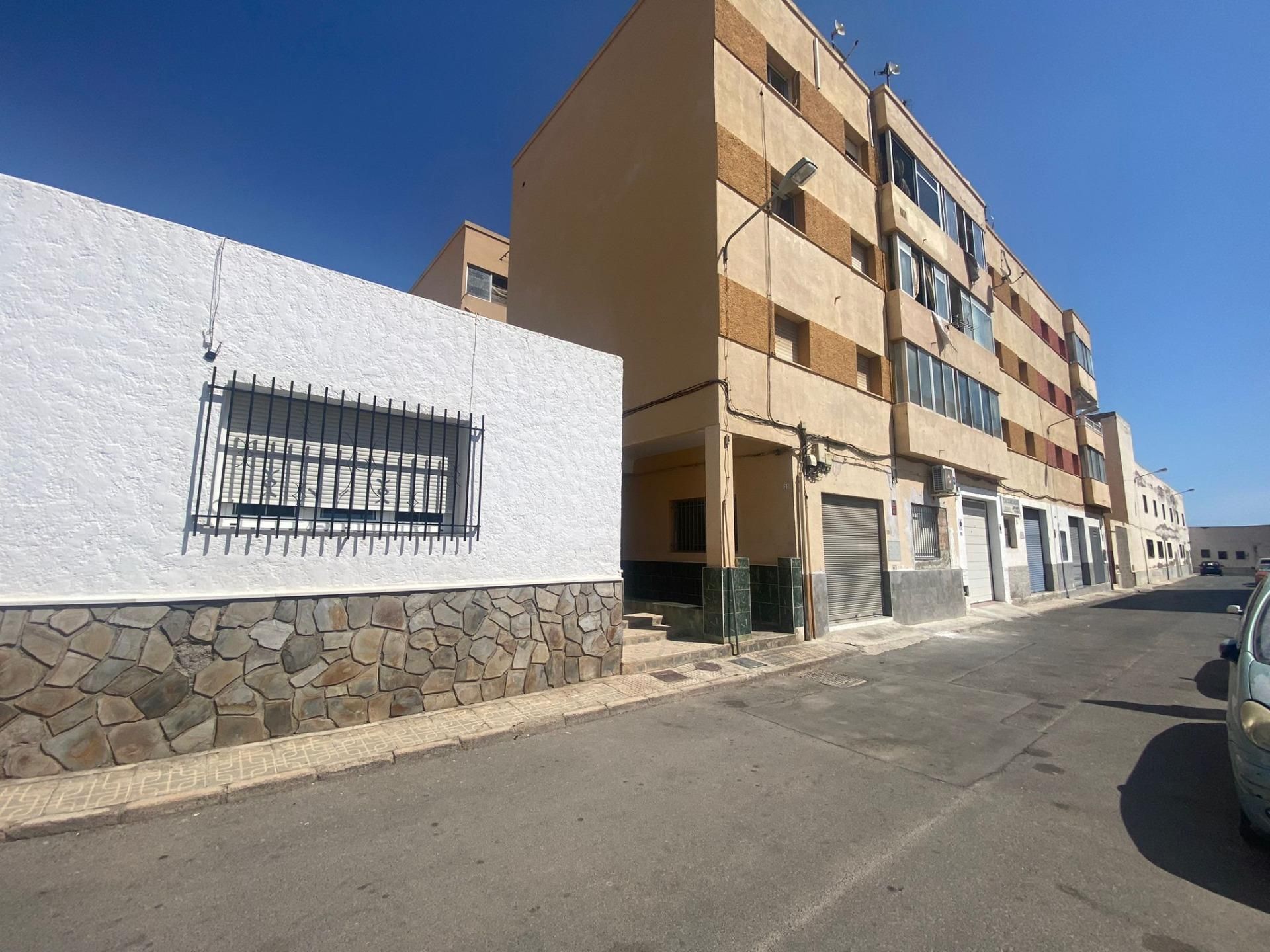 Exterior view of Flat for sale in Roquetas de Mar  with Terrace and Balcony