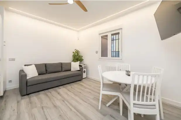 Living room of Ground floor for sale in L'Hospitalet de Llobregat  with Air Conditioner and Oven