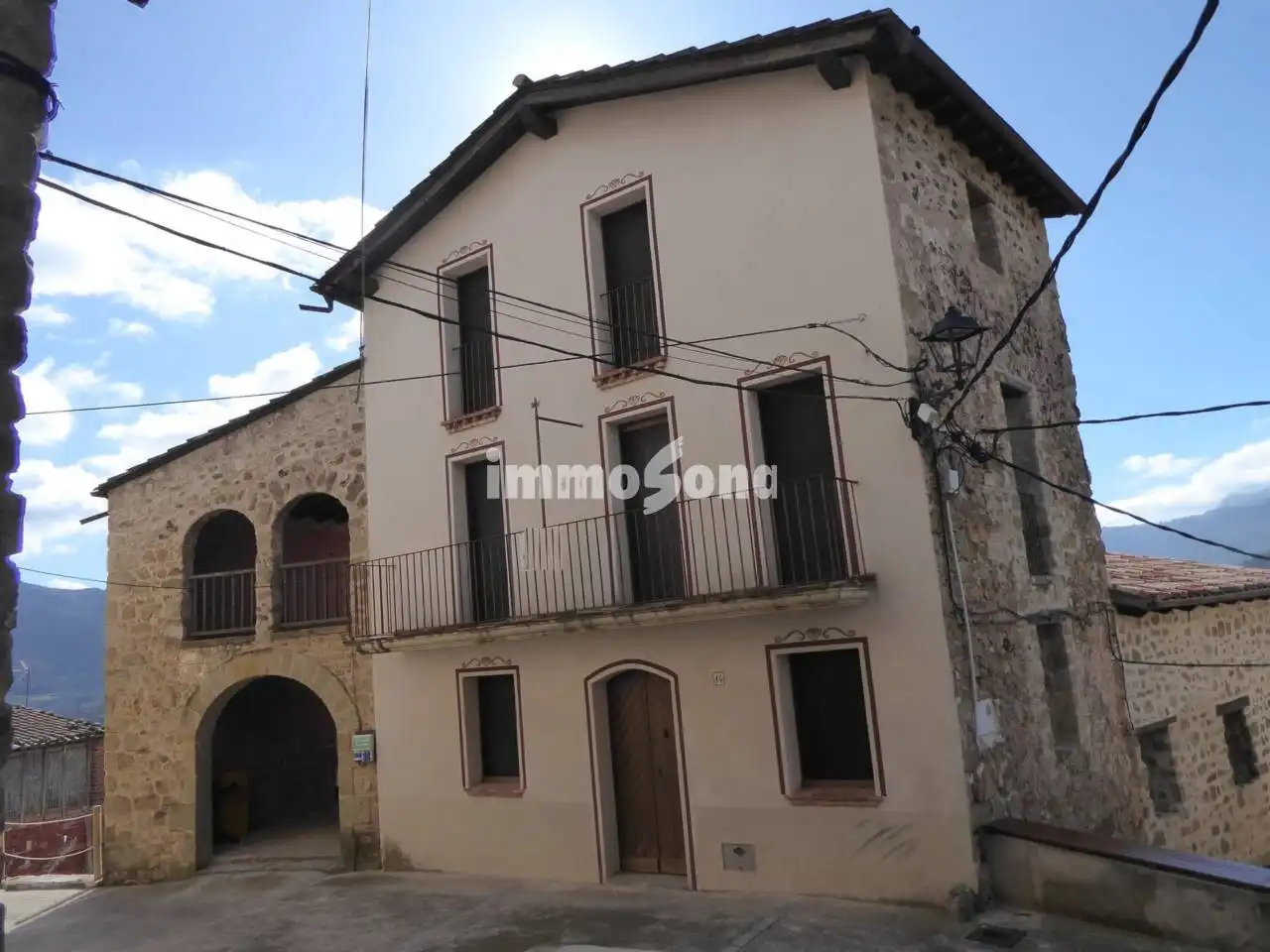 Exterior view of Houses for sale in La Vall d'en Bas  with Private garden