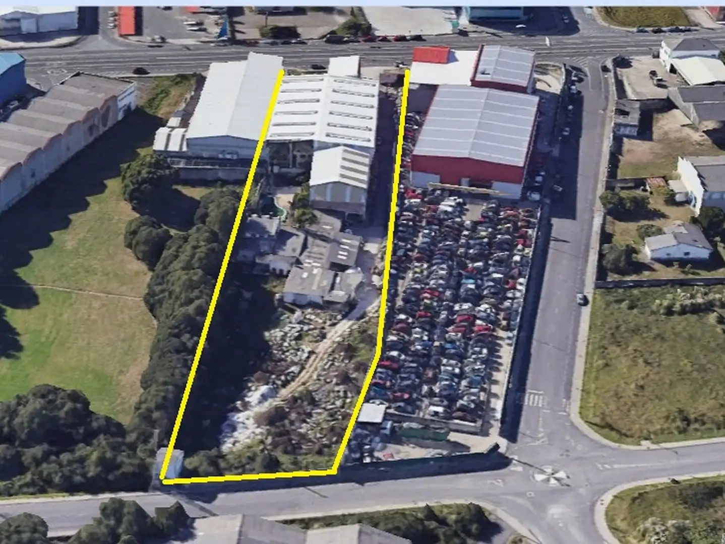 Vista exterior de Nave industrial en venta en Narón