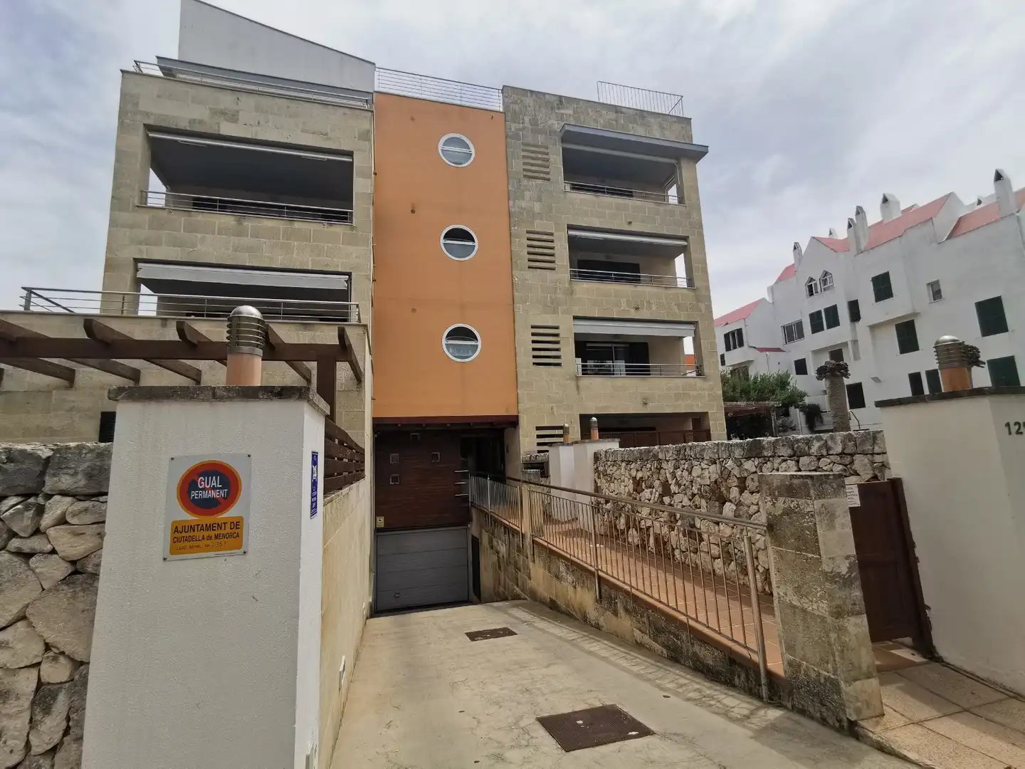 Vista exterior de Piso en venta en Ciutadella de Menorca con Piscina