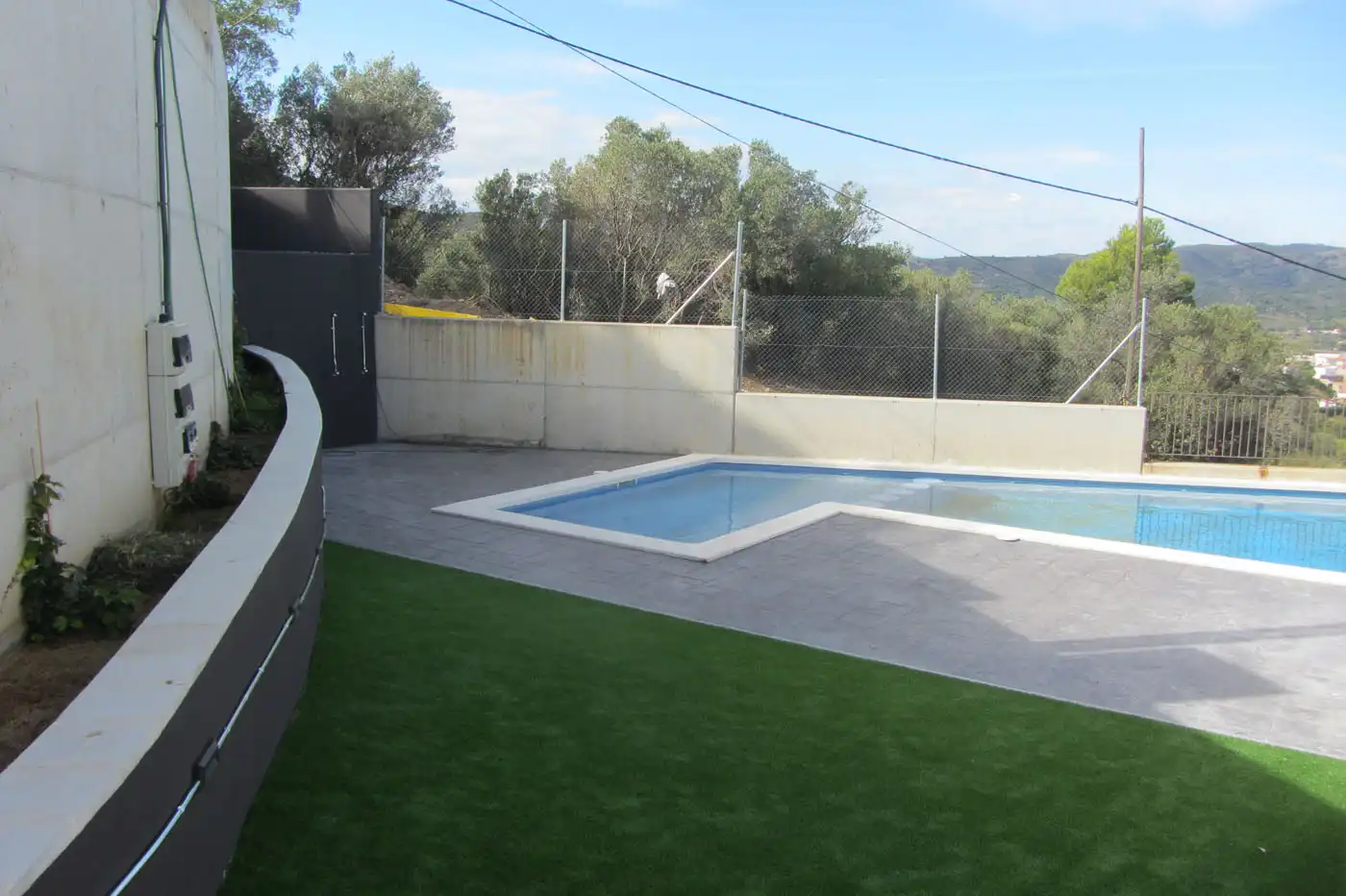 Piscina de Planta baja en venta en Llançà con Aire acondicionado, Calefacción y Jardín privado