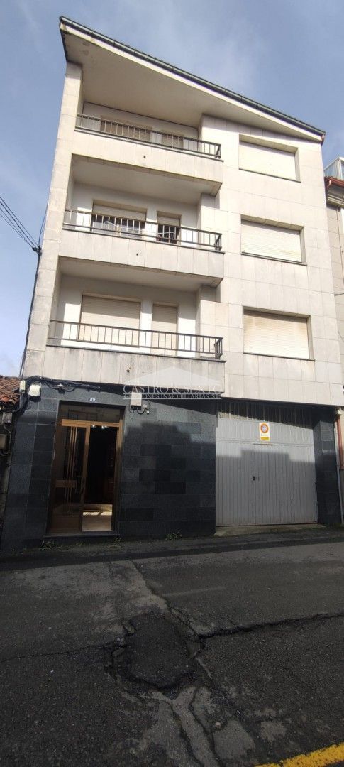 Exterior view of Building for sale in Melide