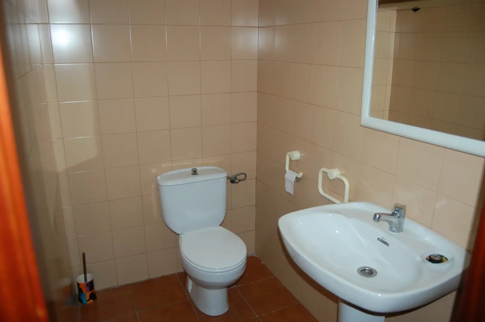 Bany de Casa o xalet en venda en Cerdanyola del Vallès amb Aire condicionat, Calefacció i Jardí privat