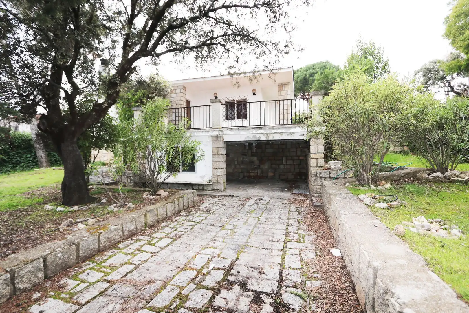 Exterior view of Houses for sale in Villa del Prado  with Heating, Private garden and Storage room