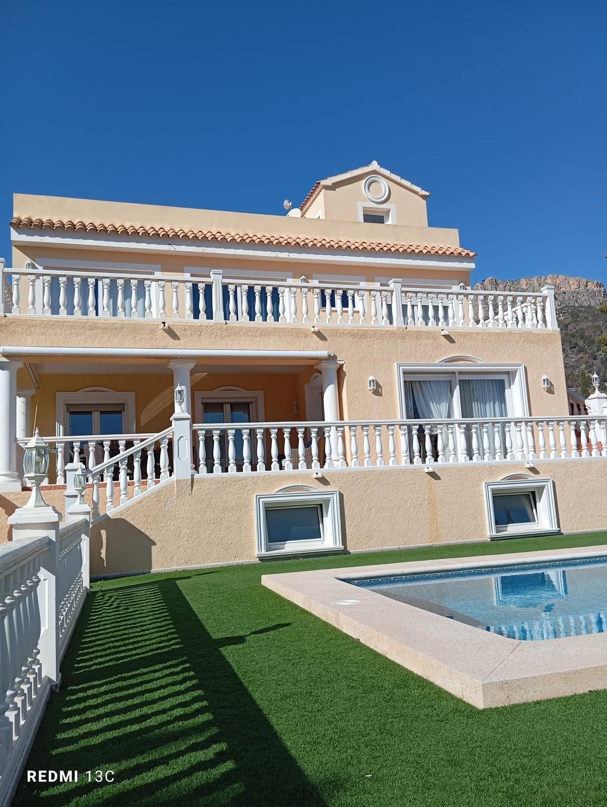 Vista exterior de Casa o xalet de lloguer en Calpe / Calp amb Aire condicionat, Jardí privat i Terrassa
