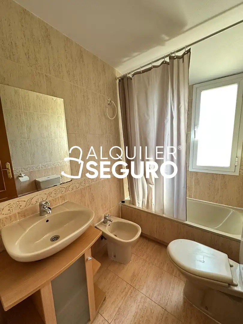 Bany de Pis de lloguer en Alcorcón amb Aire condicionat, Calefacció i Terrassa