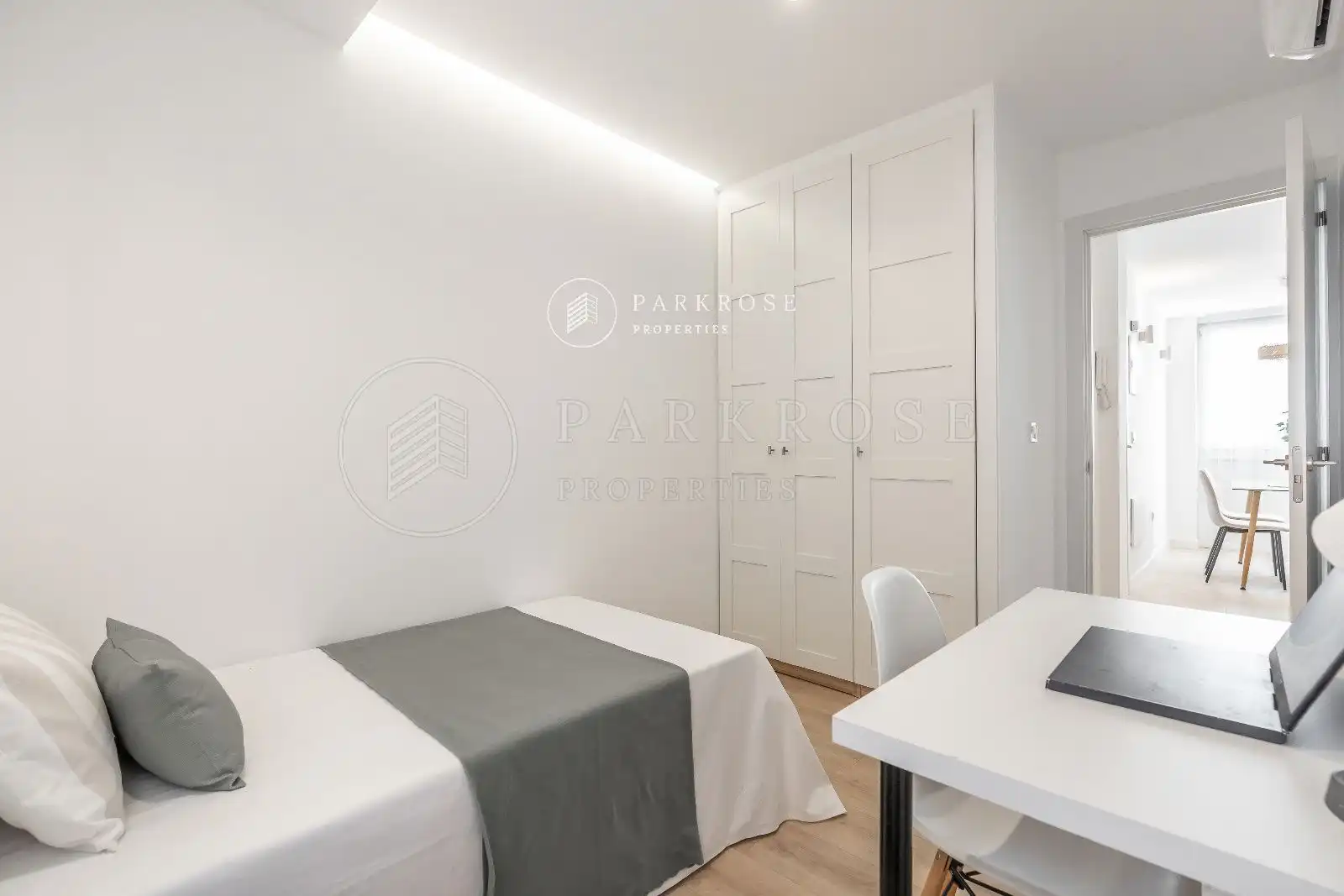 Bedroom of Flat for sale in Madrid  with Air Conditioner, Heating and Terrace