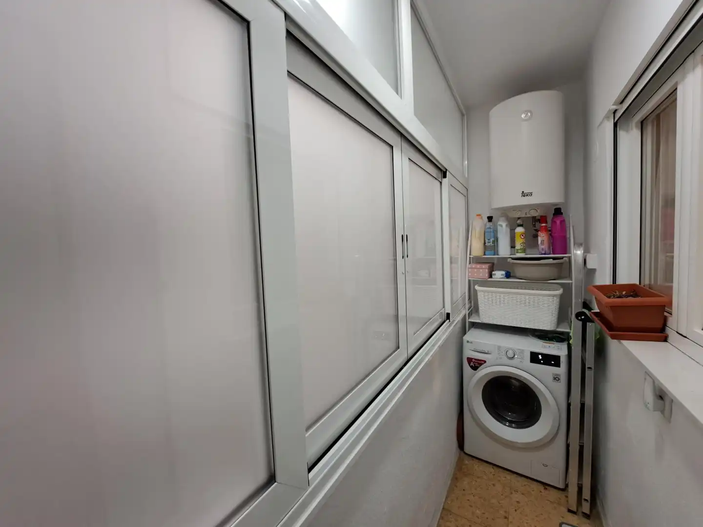Dormitori de Pis en venda en Alzira amb Aire condicionat, Parquet i Balcó