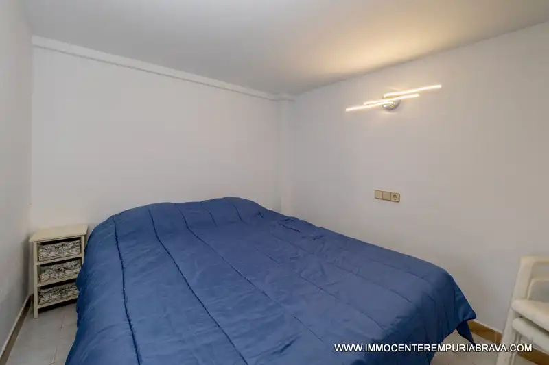 Schlafzimmer von Haus oder Chalet zum Verkauf in Empuriabrava mit Klimaanlage, Heizung und Terrasse