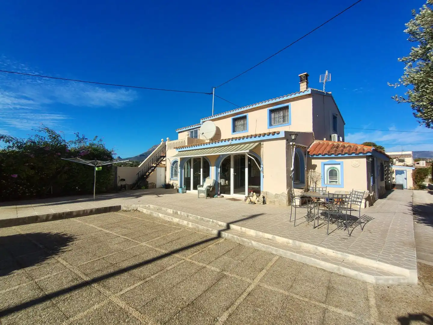 Vista exterior de Casa o chalet en venta en L'Alfàs del Pi con Aire acondicionado, Calefacción y Terraza