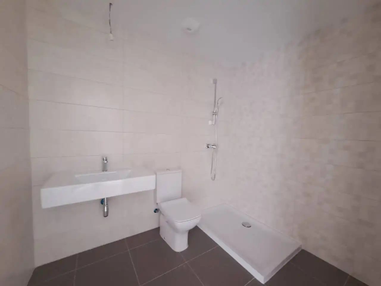 Bany de Pis en venda en Burgos amb Calefacció, Parquet i Terrassa
