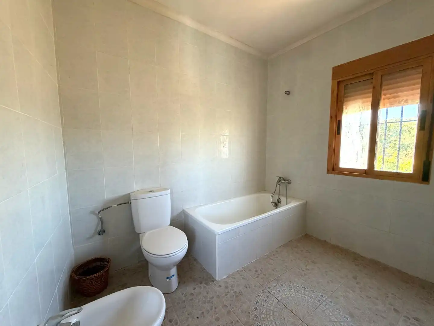 Baño de Finca rústica en venta en Ardales con Jardín privado, Terraza y Piscina