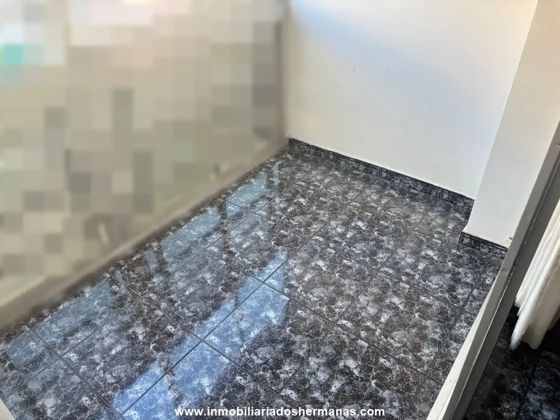 Piso en venta en El Prat de Llobregat con Balcón
