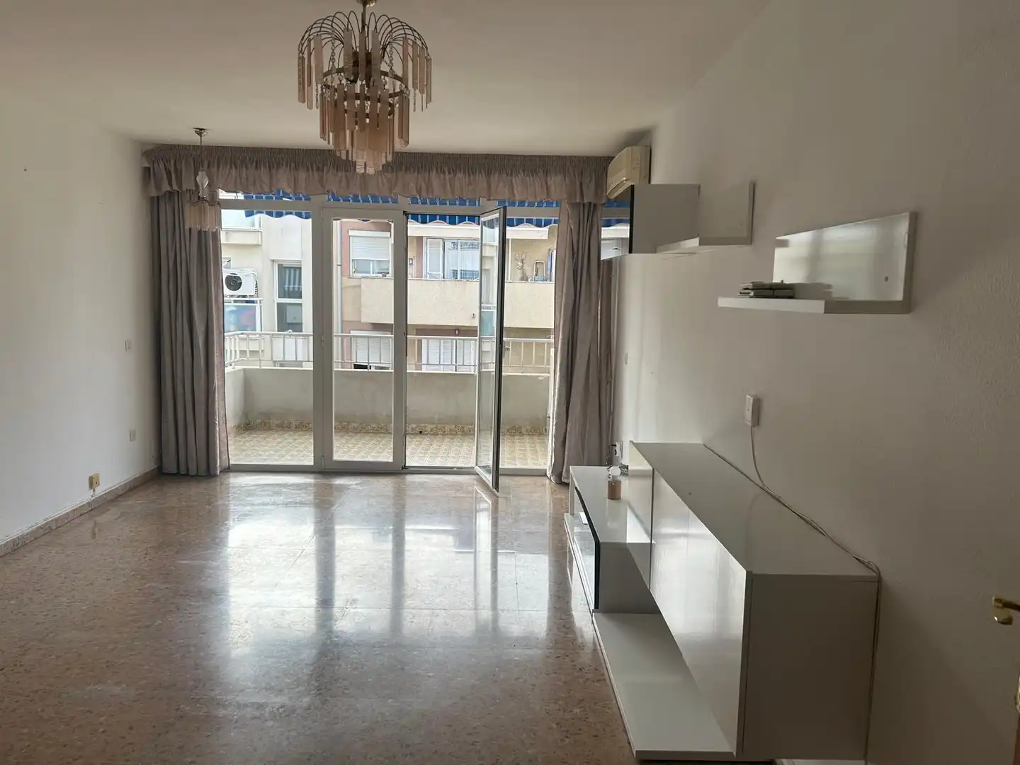Wohnung zum Verkauf in  Palma de Mallorca mit Klimaanlage, Terrasse und Abstellraum