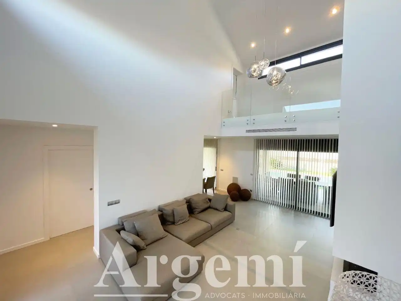 Sala de estar de Casa o chalet en venta en Palau-solità i Plegamans con Aire acondicionado, Calefacción y Jardín privado
