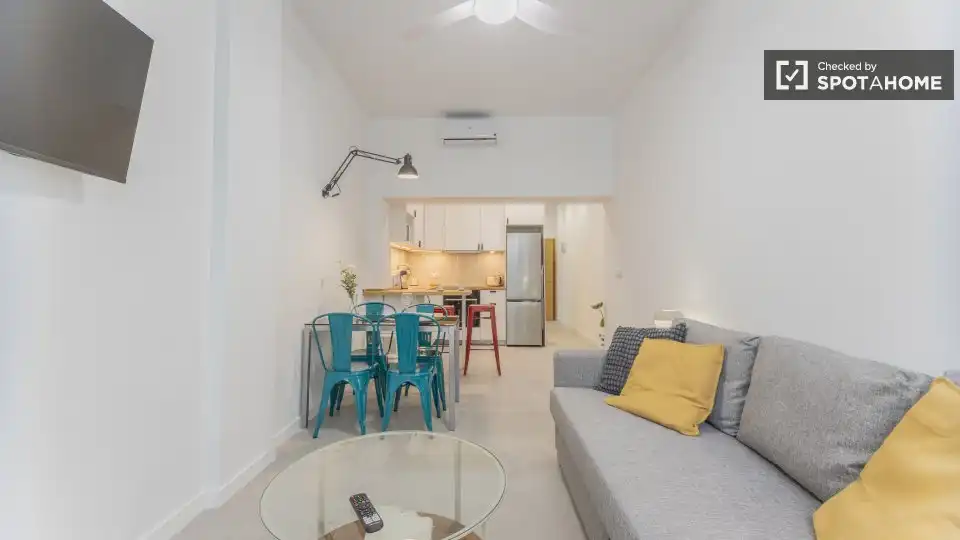 Living room of Flat for rent in Valencia  with Air Conditioner, Heating and Furnished