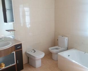 Bathroom of Single-family semi-detached for sale in Santaella