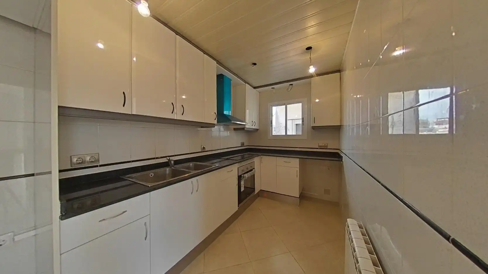 Cocina de Piso en venta en Terrassa con Calefacción