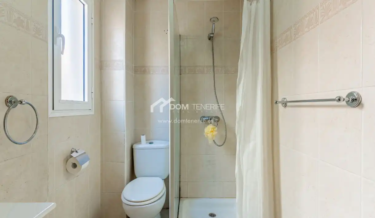 Baño de Casa o chalet de alquiler en Adeje con Terraza, Amueblado y Horno