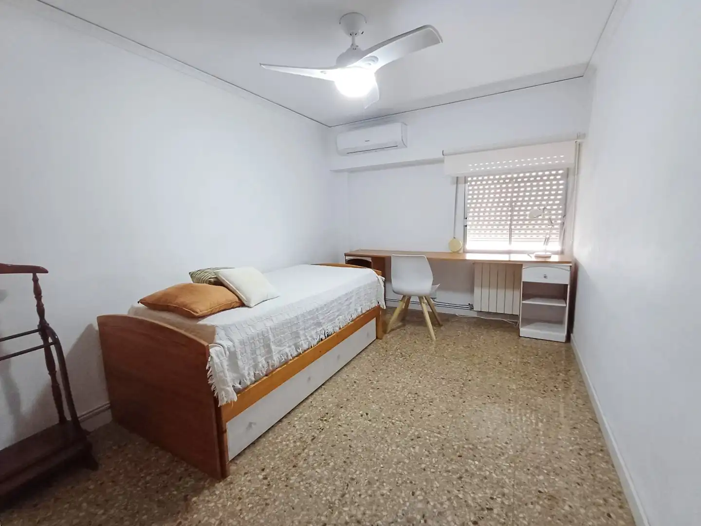 Bedroom of Apartments for rent in Picanya  with Furnished