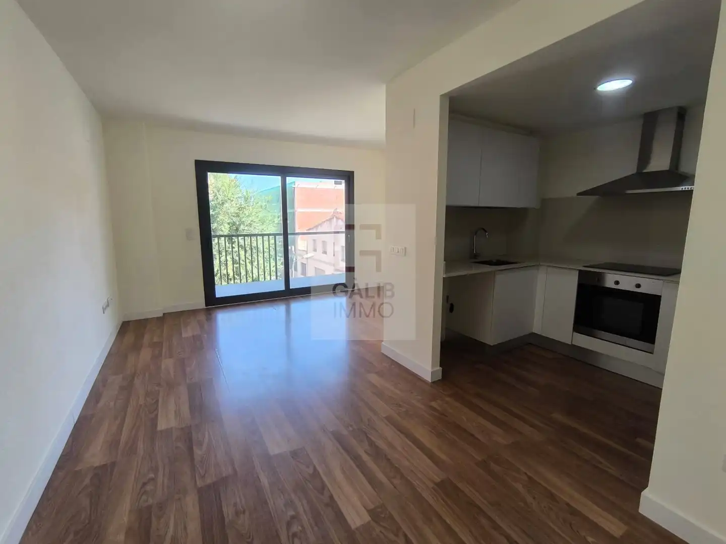 Piso con terraza en venta en Eixample - Horta Capallera