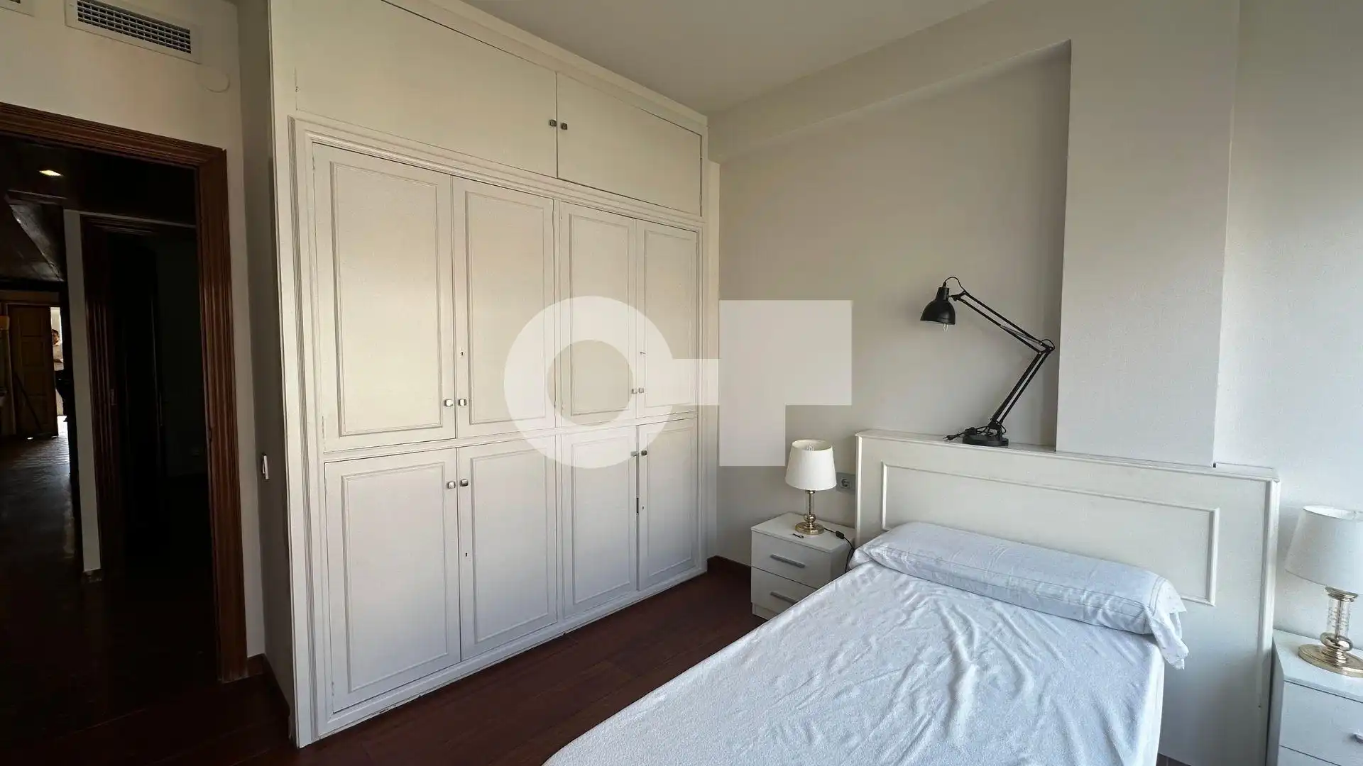 Schlafzimmer von Wohnung zur Miete in Barcelona mit Parkett, Terrasse und Alarm