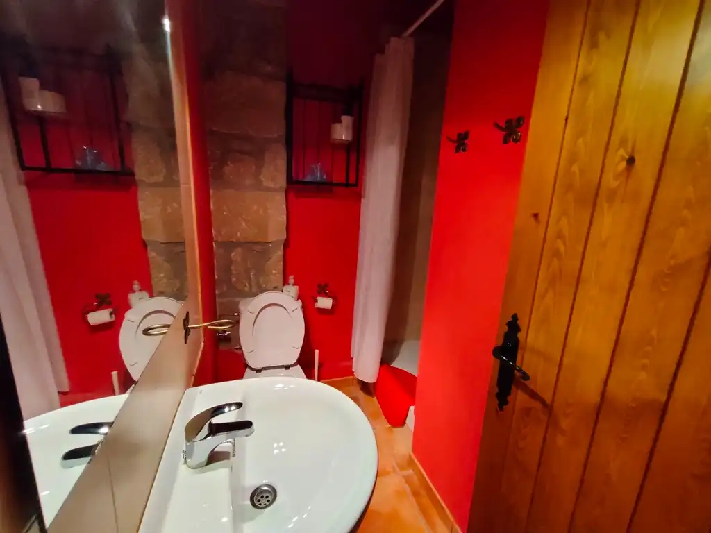 Baño de Casa o chalet en venta en Valdeltormo con Amueblado