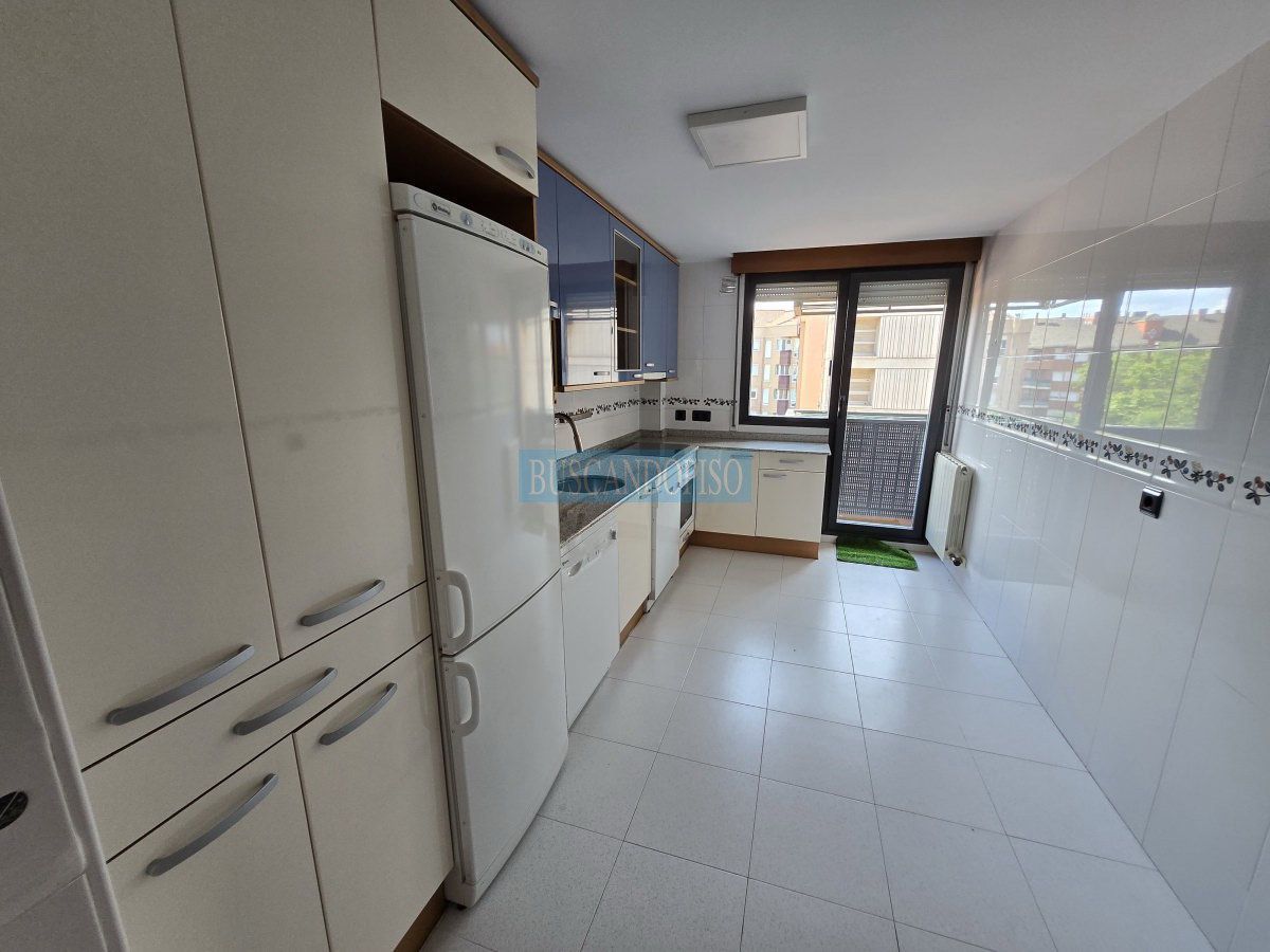 Cuina de Pis de lloguer en  Logroño amb Calefacció, Parquet i Terrassa