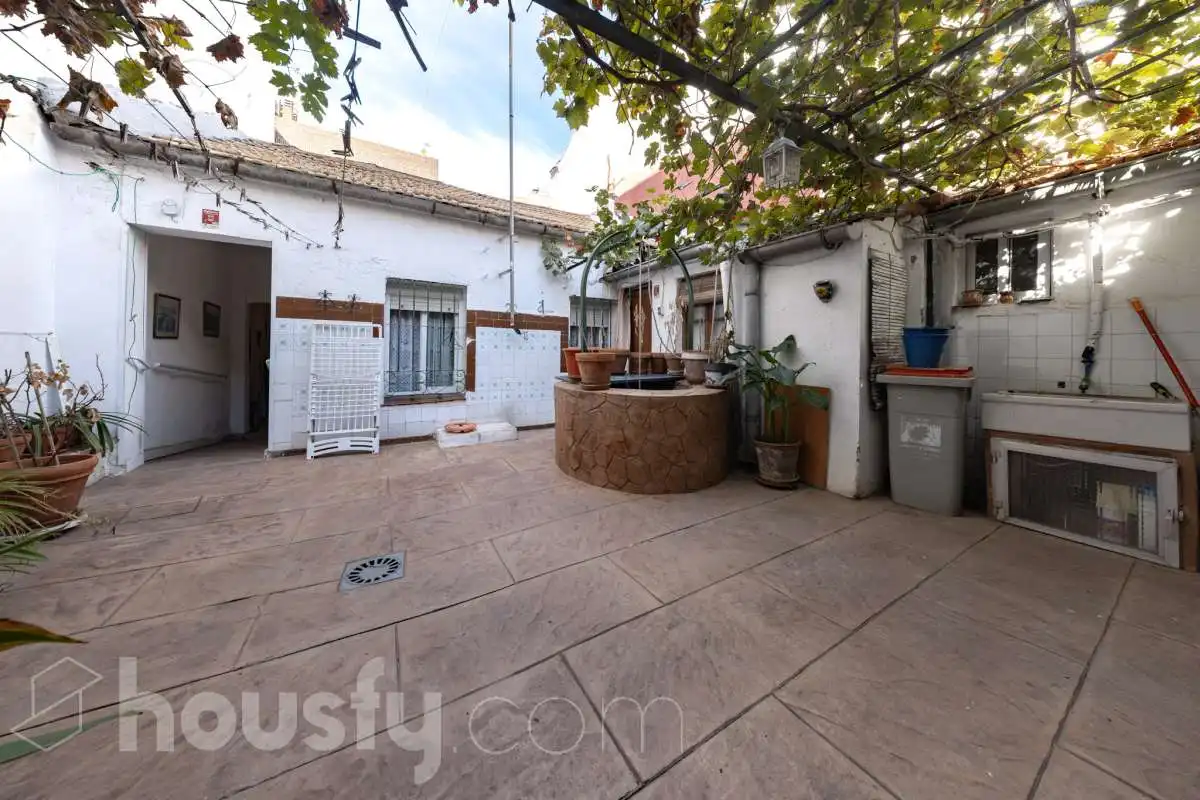 Vista exterior de Casa o xalet en venda en Puente de Vallecas
