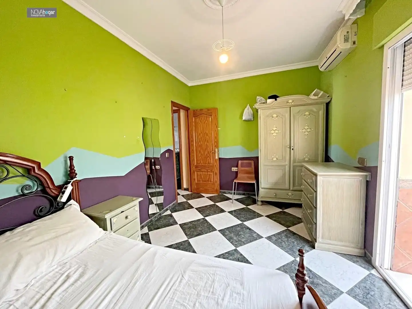 Bedroom of Houses for sale in Málaga  with Air Conditioner, Terrace and Furnished