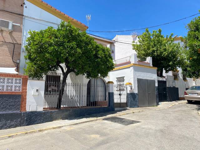 Casa adosada en Venta en Coca de la Piñera - El Carambolo