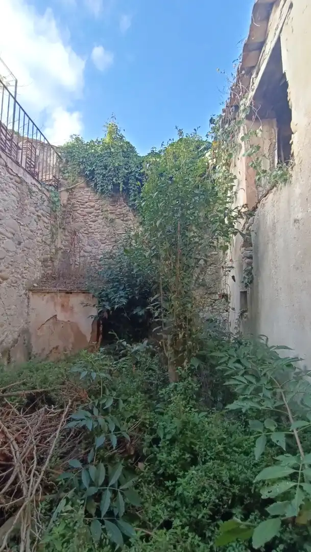 Houses for sale in Salt  with Private garden