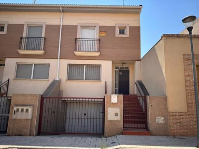 Exterior view of Single-family semi-detached for sale in Tomelloso