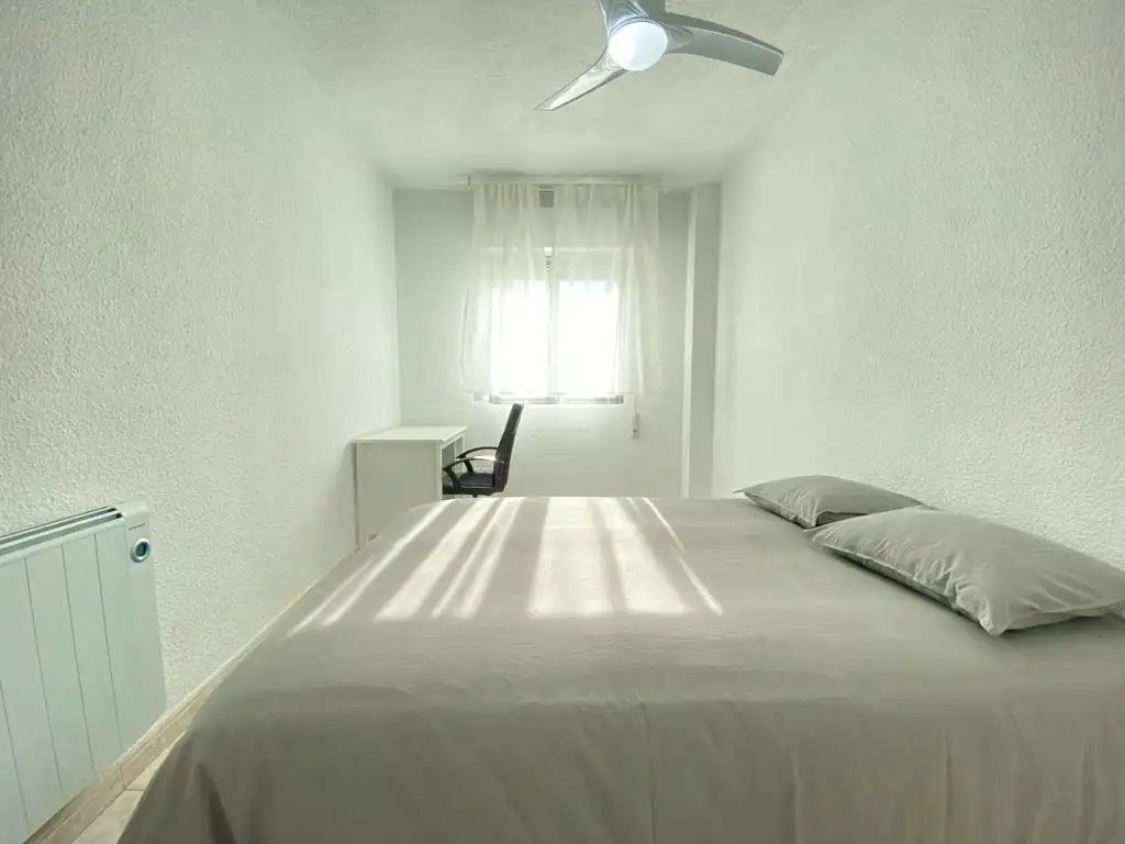 Habitación en Calle del Platino, 37, Los Rosales