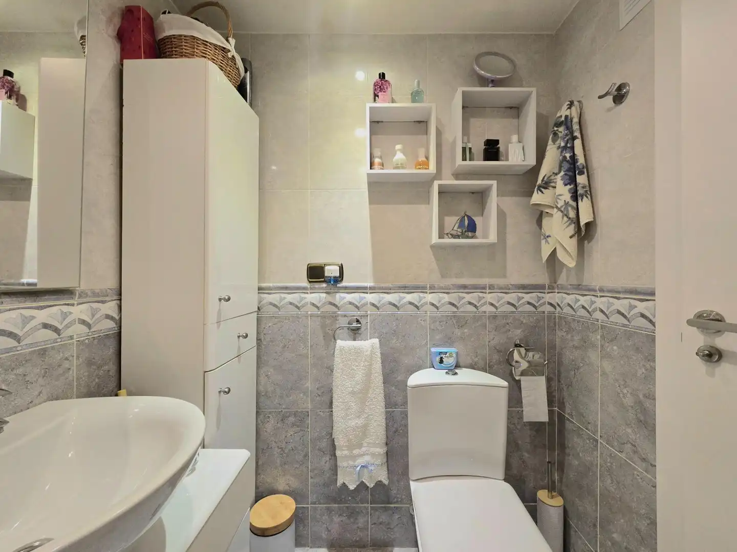 Badezimmer von Wohnung zum Verkauf in Torremolinos mit Klimaanlage, Parkett und Terrasse