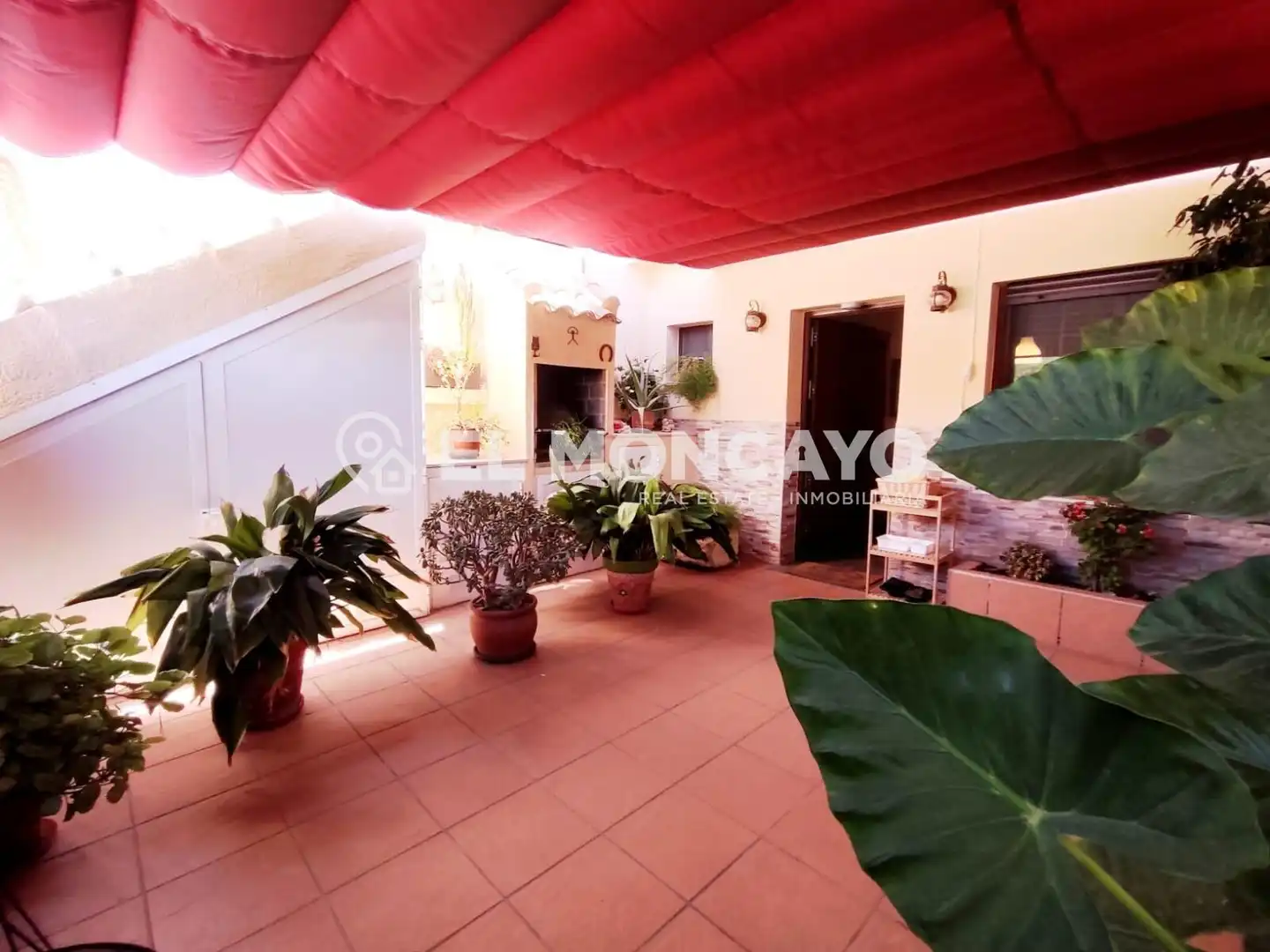 Terrassa de Casa adosada en venda en Torrevieja amb Aire condicionat, Calefacció i Jardí privat