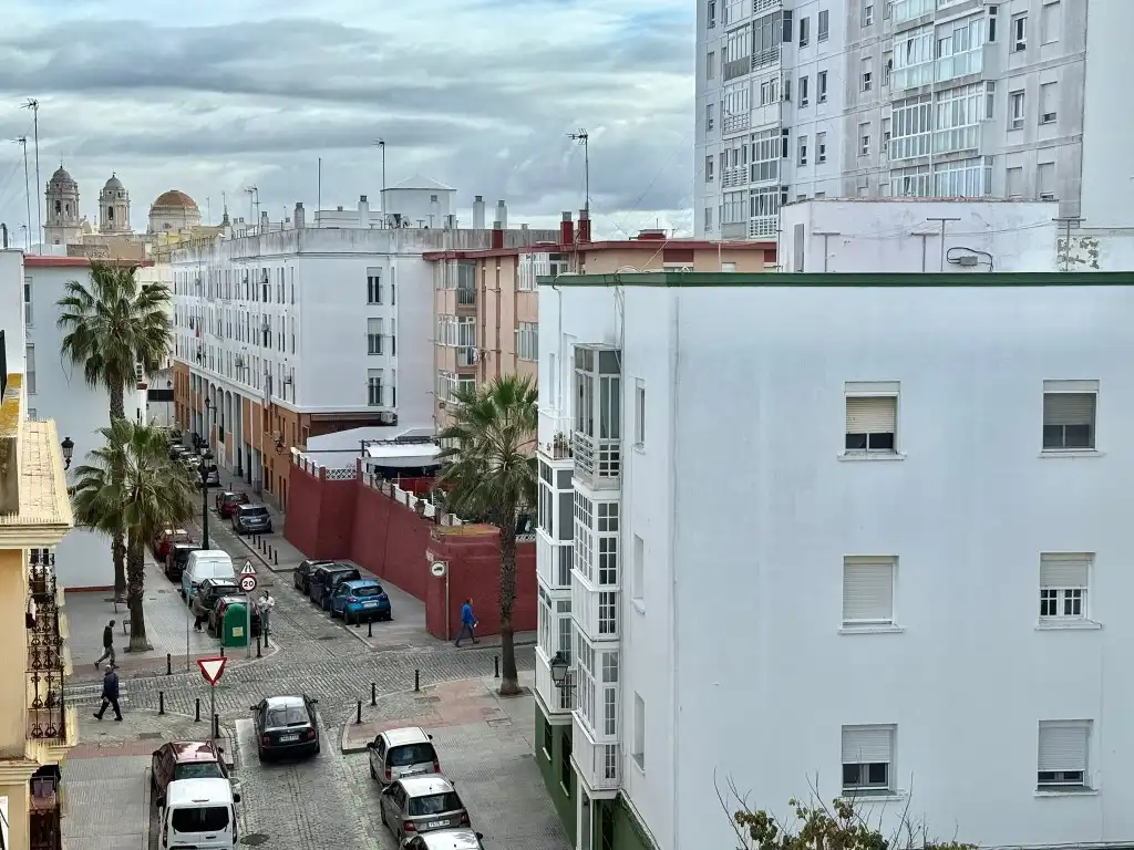 Außenansicht von Maisonette zum Verkauf in Cádiz mit Balkon