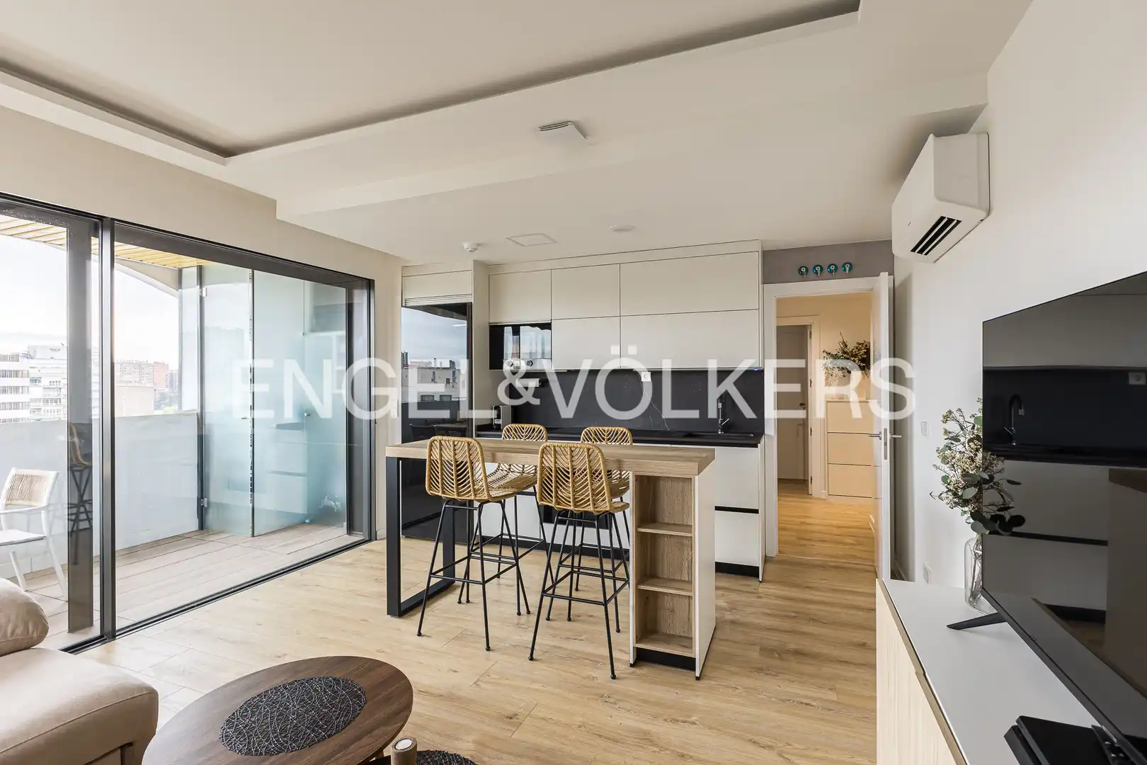 Küche von Wohnung zum Verkauf in Madrid mit Klimaanlage, Heizung und Privatgarten