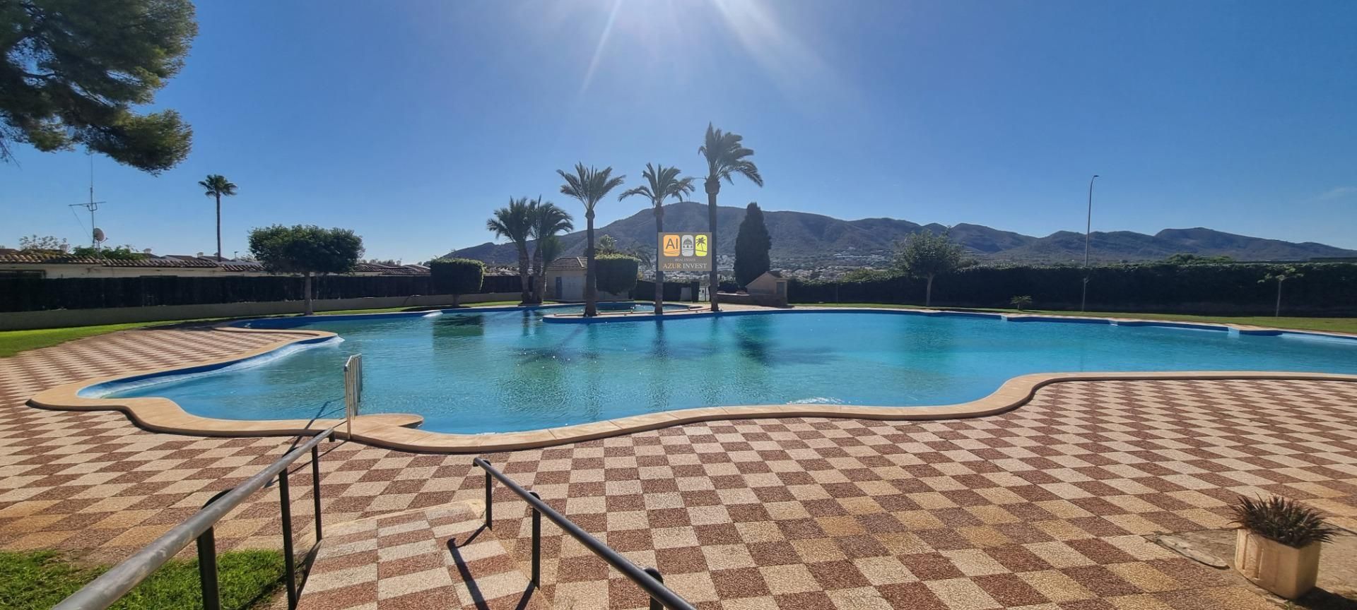 Swimming pool of Single-family semi-detached for sale in Benidorm  with Air Conditioner, Heating and Private garden