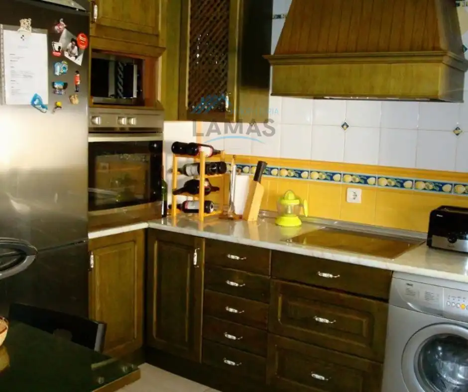 Cuina de Apartament en venda en Navalmoral de la Mata amb Traster, Forn i Microones