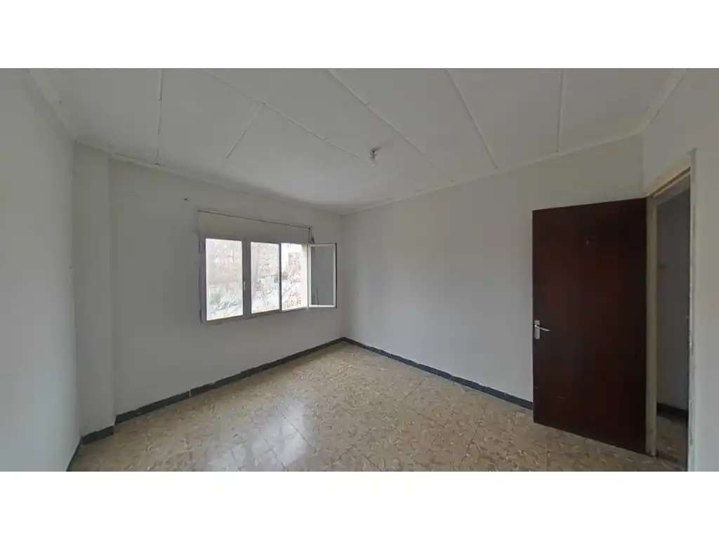 Flat for sale in Calle Abat Oliba, imagen 2