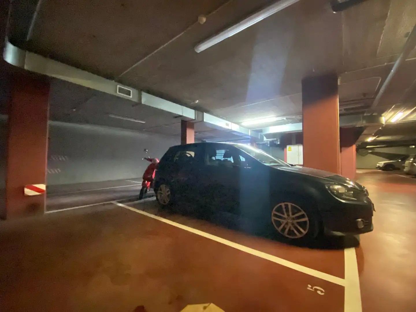 Aparcament de Pis en venda en Sant Adrià de Besòs amb Aire condicionat, Calefacció i Parquet