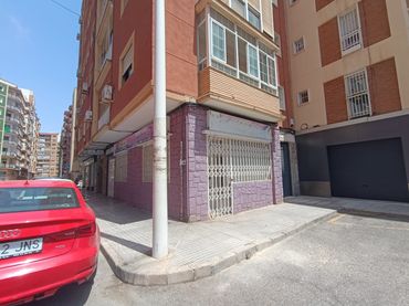 Local comercial en venta en Calle Lope de Rueda 5