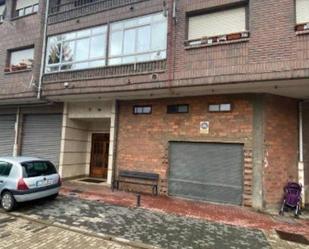 Vista exterior de Apartament en venda en La Robla  amb Calefacció