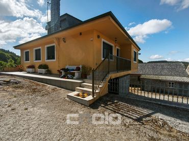 Casa en venta en Friol