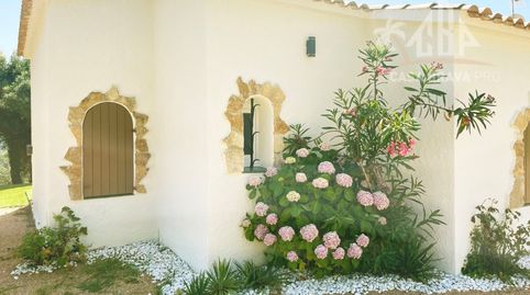 Vive en Plena Naturaleza con Vistas al Mar y Montaña  Encantadora Casa de una Planta en Val Repos