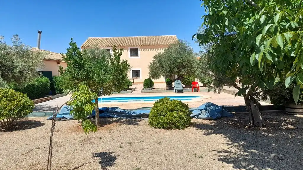 Piscina de Finca rústica en venta en Munera